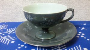薄墨墨はじき紅茶碗